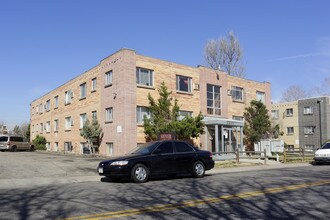 Silver Leaf Apartments in Littleton, CO - Building Photo - Building Photo