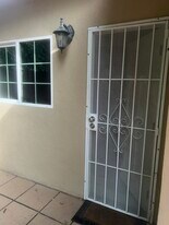 4751 Sunnyslope Ave, Unit GUESTHOUSE  for rent in Sherman Oaks, CA - Building Photo