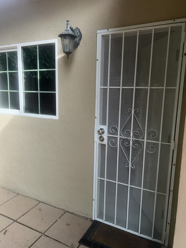 4751 Sunnyslope Ave, Unit GUESTHOUSE for rent