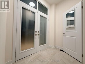 8 Anchusa Dr in Richmond Hill, ON - Building Photo - Building Photo