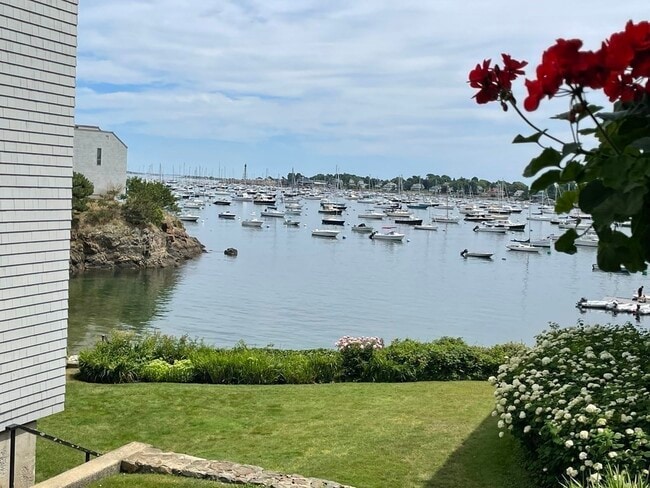 35 Wharf Path in Marblehead, MA - Building Photo - Building Photo