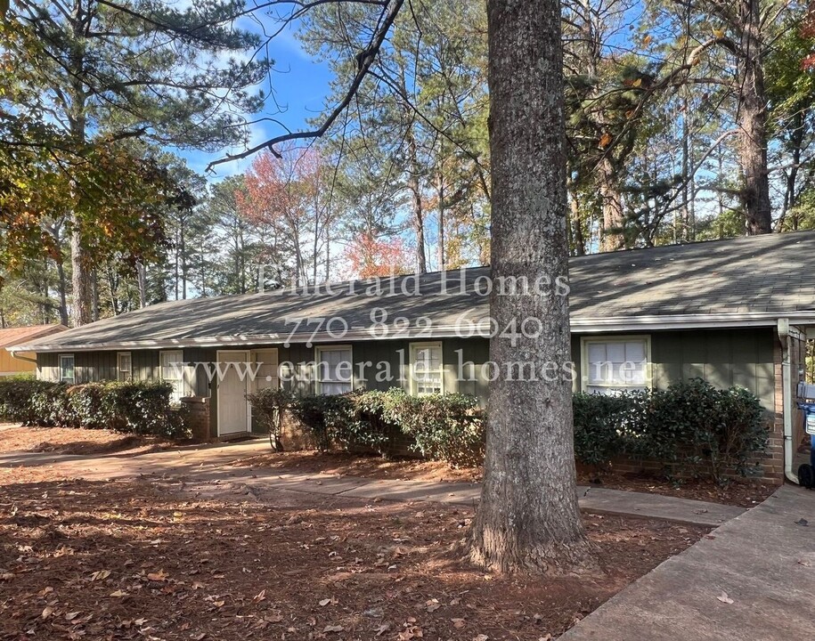 5333 Bishops Cir in Norcross, GA - Foto de edificio