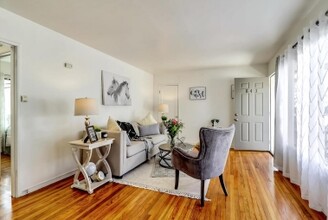 841 Cleveland Ave in Albany, CA - Building Photo - Interior Photo