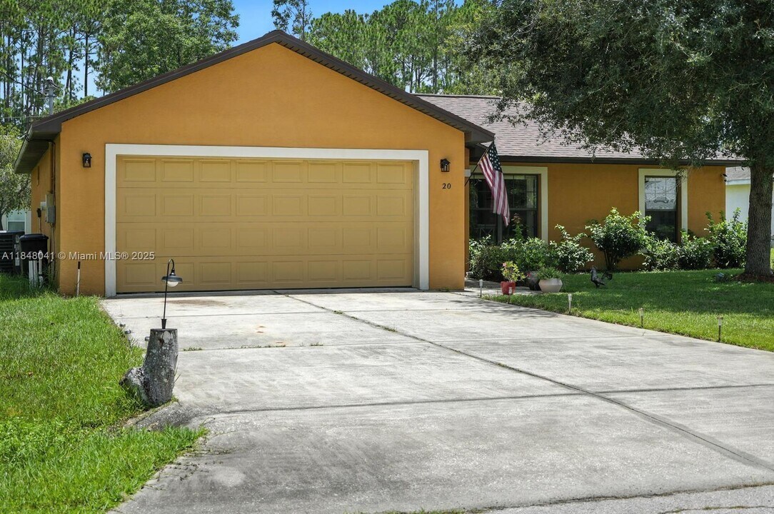 20 Bennett Ln in Palm Coast, FL - Building Photo