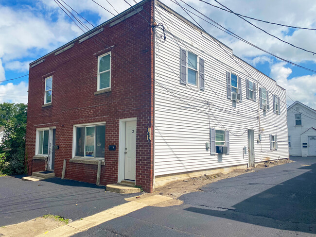 140 West St in Crown Point, IN - Foto de edificio - Primary Photo