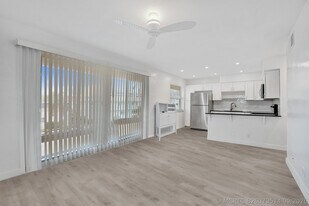2862 NE 32nd St in Fort Lauderdale, FL - Building Photo