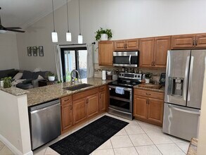 7 Hawthorne Ln in Boynton Beach, FL - Building Photo - Building Photo