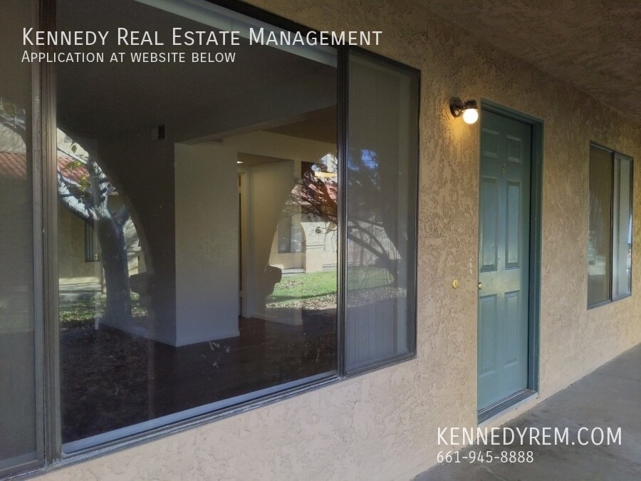 1738 W Ave J15 in Lancaster, CA - Building Photo