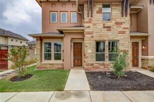 13800 Lyndhurst St in Austin, TX - Building Photo