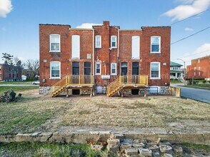 2102 Adelaide Ave in St. Louis, MO - Building Photo - Building Photo