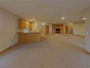 1202 Adrian Dr in Chaska, MN - Building Photo - Building Photo