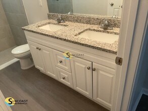 8478 Seville Ave in Jacksonville, FL - Foto de edificio - Building Photo