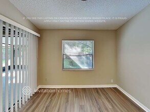 2002 Helm Ln in Valrico, FL - Building Photo - Building Photo