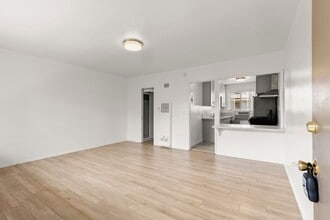 STUDIO 1 BATH IN Los Angeles !! in Los Angeles, CA - Building Photo - Interior Photo