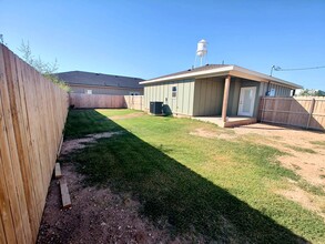 107 Locust St in Idalou, TX - Building Photo - Building Photo