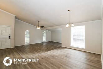 1514 Carnation Dr in Lewisville, TX - Foto de edificio - Building Photo