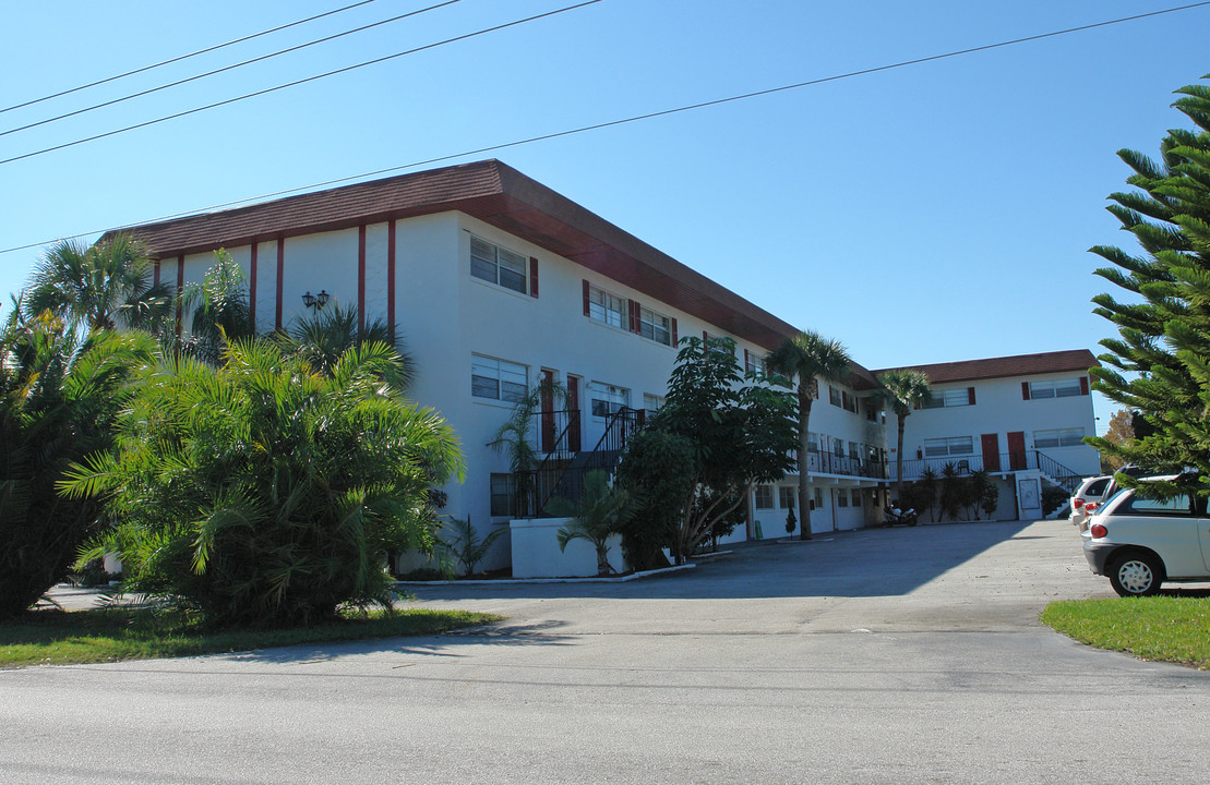 South Daytona Towers in Daytona Beach, FL - Building Photo