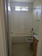 5989 Marius Dr in Klamath Falls, OR - Foto de edificio - Building Photo
