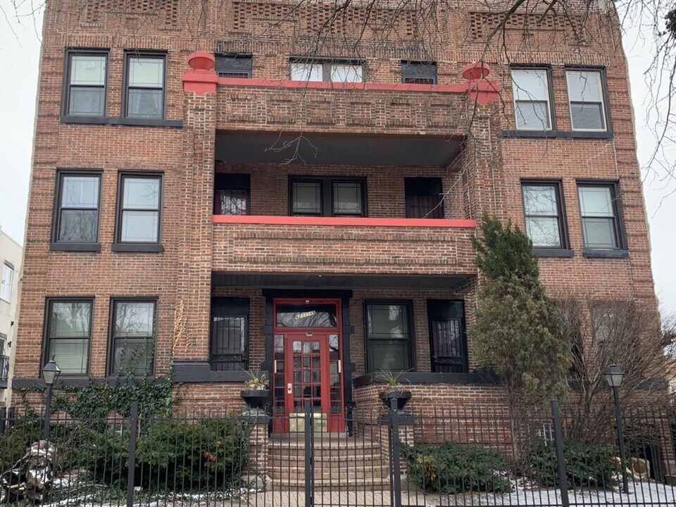 6211 S Drexel Ave in Chicago, IL - Building Photo