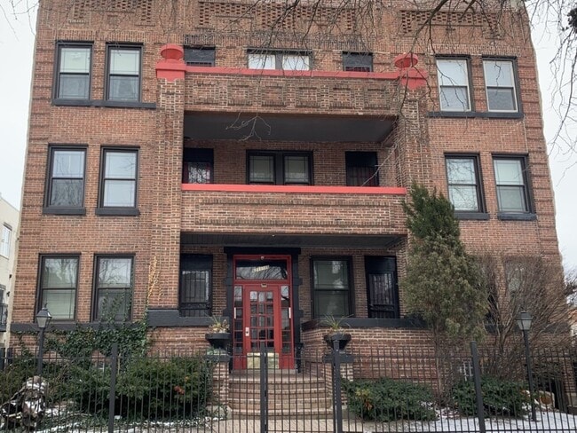 property at 6211 S Drexel Ave