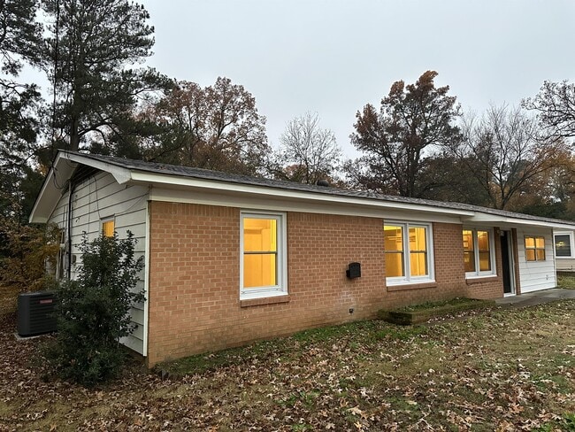 1204 E 34th St in Texarkana, AR - Building Photo - Building Photo
