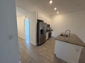 524 SW 8th Pl, Unit 524 SW. 8Th. Place Cape C in Cape Coral, FL - Building Photo - Building Photo