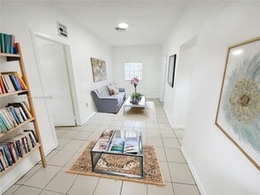 2380 SW 11th St in Miami, FL - Building Photo - Building Photo