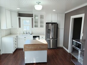 401 Cleveland Ave in Manitowoc, WI - Building Photo - Building Photo