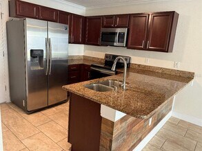 673 Cresting Oak Cir in Orlando, FL - Building Photo - Building Photo