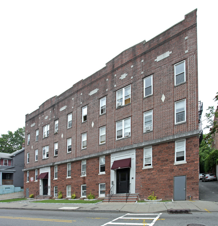 678 Scotland in Orange, NJ - Building Photo