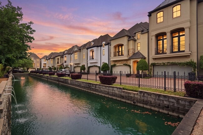 6527 Clarewood Oak Estates Ln in Houston, TX - Building Photo - Building Photo