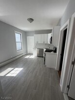 458 Livingston St in Elizabeth, NJ - Building Photo