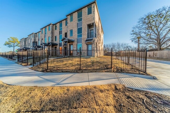 1617 Mignon Dr, Unit 2921C in Arlington, TX - Building Photo - Building Photo