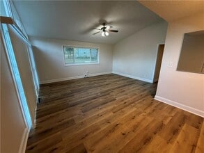 2764 Plantation Dr in East Point, GA - Building Photo - Building Photo