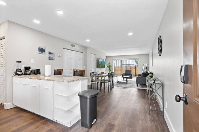 3715 Legacy Square, Unit SI ID1511048P in Tampa, FL - Building Photo - Building Photo