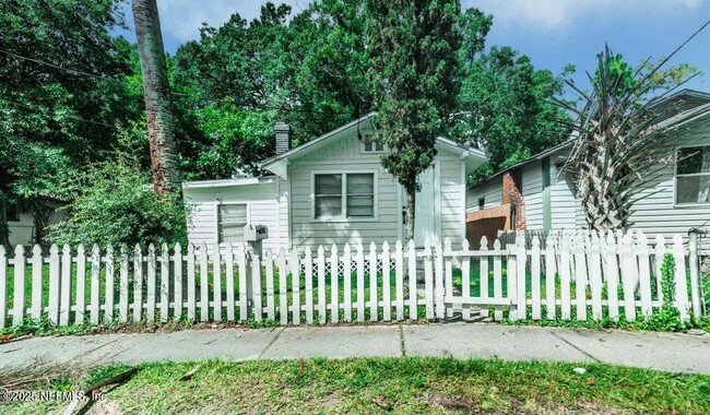 property at 846 Baker Ave
