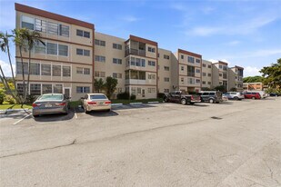 4044 NW 19th St in Lauderhill, FL - Building Photo