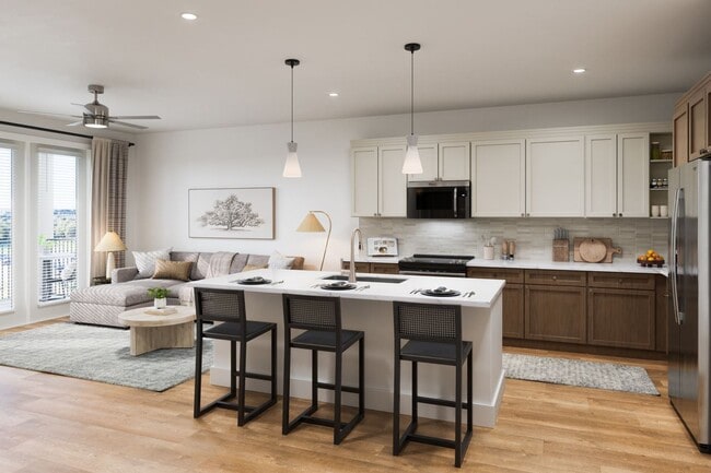 Asher College Station Apartments in College Station, TX - Foto de edificio - Building Photo