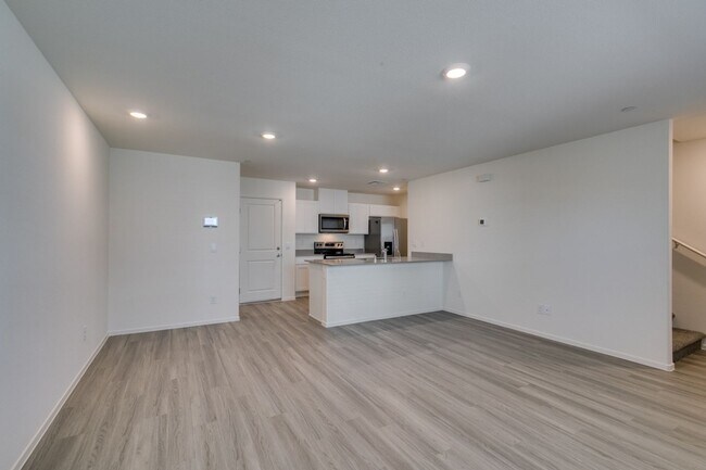 7379 Craig Cv Ct in North Las Vegas, NV - Building Photo - Building Photo