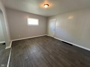 320 N Sherman Dr in Indianapolis, IN - Building Photo - Building Photo