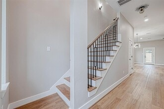 7201 Edmont Ln in Houston, TX - Building Photo - Building Photo