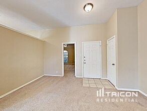 1112 Brittany Dr in Denton, TX - Building Photo - Building Photo