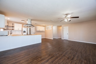 708 Meadowlark Cir in Crowley, TX - Foto de edificio - Building Photo