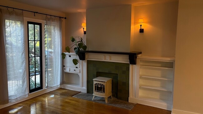 851 N Ogden Dr, Unit 851 in Los Angeles, CA - Foto de edificio - Building Photo