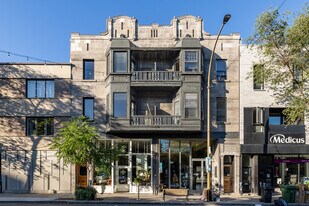 5042 Saint-Laurent Boul in Montréal, QC - Building Photo