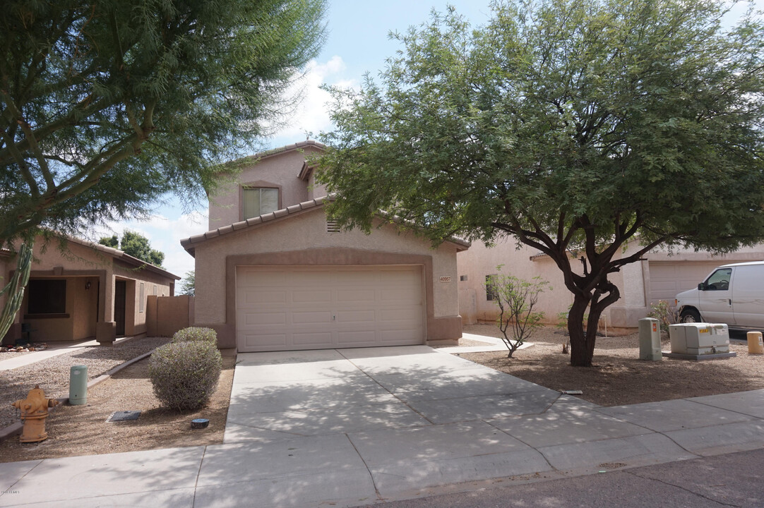 40957 N Pinon Ln in San Tan Valley, AZ - Building Photo