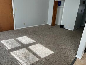 1616 Bryan St, Unit 1614 unit 2b in Normal, IL - Foto de edificio - Building Photo