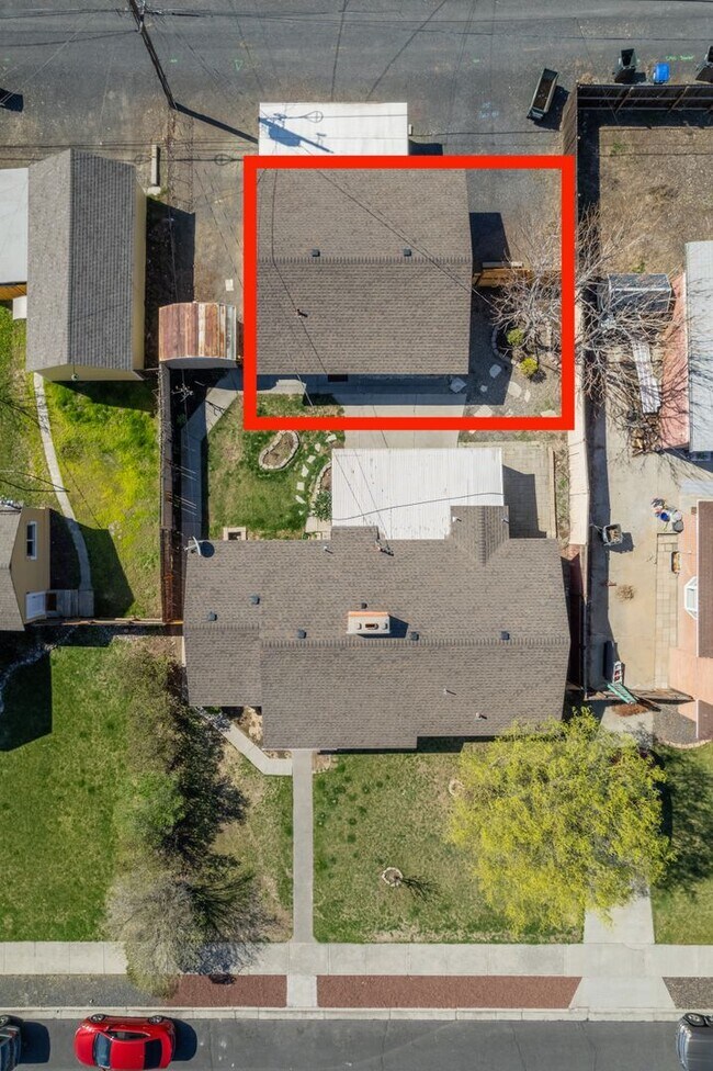 1032 W Cascade Ave in Moses Lake, WA - Building Photo - Building Photo