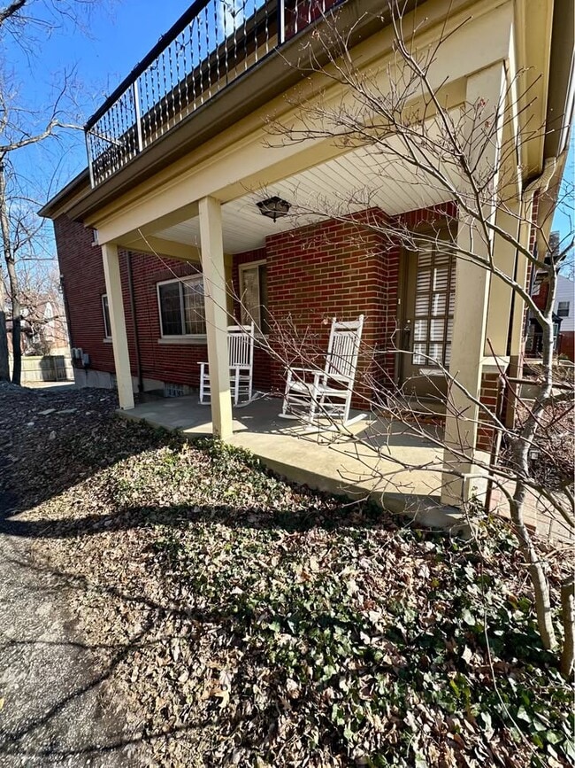 6256 Rogers Park Pl, Unit 1 in Cincinnati, OH - Building Photo - Building Photo