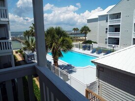 1330 Miracle Strip Pkwy SE in Fort Walton Beach, FL - Building Photo